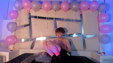 Snapshot of genesis_ask chatting on 11-05-25, 04:23 Genesis online show from 11-05-25, 04:23