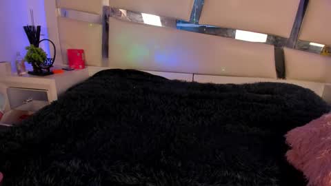 Snapshot of genesis_ask chatting on 11-20-25, 04:23 Genesis online show from 11-20-25, 04:23