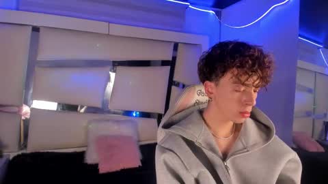 Snapshot of genesis_ask chatting on 11-28-25, 03:20 Genesis online show from 11-28-25, 03:20