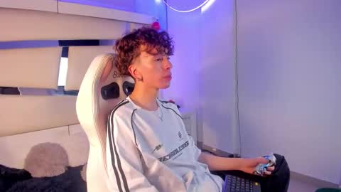 Snapshot of genesis_ask chatting on 01-15-26, 05:01 Genesis online show from 01-15-26, 05:01