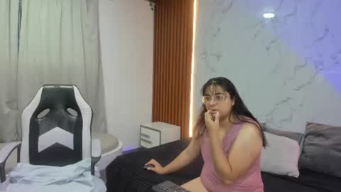 Snapshot of genesis_y_moon chatting on 06-26-26, 10:41 genesis_y_moon online show from 06-26-26, 10:41