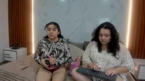 Snapshot of genesis_y_moon chatting on 07-11-26, 12:30 genesis_y_moon online show from 07-11-26, 12:30