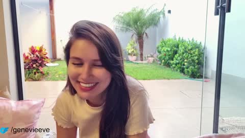 Snapshot of genevieeve chatting on 01-06-25, 09:43 Genn online show from 01-06-25, 09:43