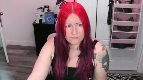 Genny Rock   and  online show from 05-25-26, 04:13