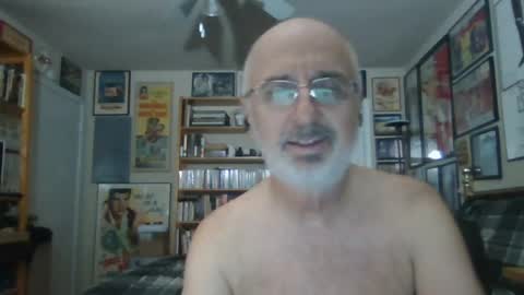Snapshot of gentcallr chatting on 07-10-26, 08:55 Steve online show from 07-10-26, 08:55
