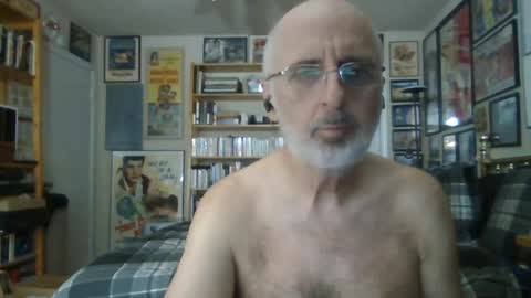 Snapshot of gentcallr chatting on 07-18-26, 02:10 Steve online show from 07-18-26, 02:10