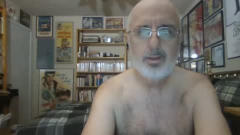 Snapshot of gentcallr chatting on 07-26-26, 12:23 Steve online show from 07-26-26, 12:23