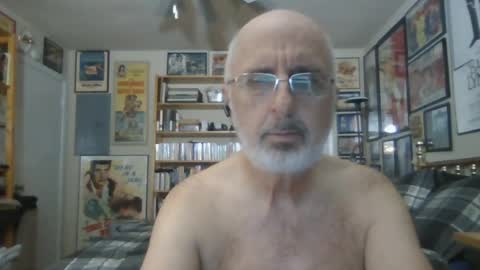Snapshot of gentcallr chatting on 07-31-26, 08:41 Steve online show from 07-31-26, 08:41