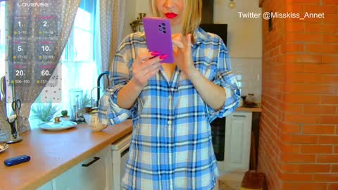 Anna online show from 01-24-25, 11:04