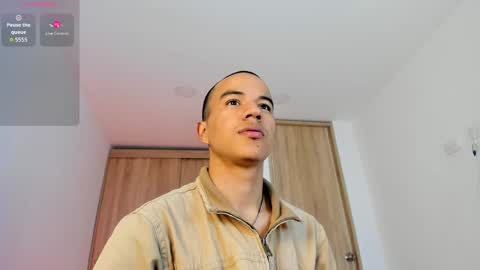 Snapshot of george_cams1 chatting on 05-03-26, 10:05 Jorge online show from 05-03-26, 10:05