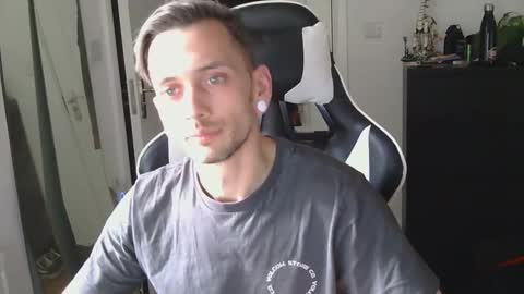 georgek0011 online show from 05-15-26, 06:04