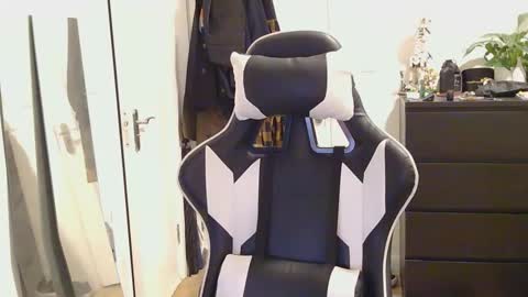 Snapshot of georgek0011 chatting on 05-17-26, 10:06 georgek0011 online show from 05-17-26, 10:06