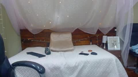 GEORGE online show from 02-05-25, 03:23