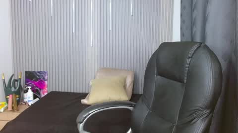 Snapshot of georgesmith_1 chatting on 06-05-26, 02:51 GEORGE online show from 06-05-26, 02:51