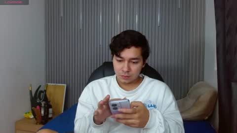 Snapshot of georgesmith_1 chatting on 06-12-26, 05:06 GEORGE online show from 06-12-26, 05:06