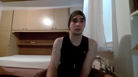 Snapshot of georgeyuno chatting on 12-19-24, 01:07 George Yuno online show from 12-19-24, 01:07