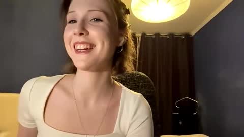 Snapshot of georgiannestrickling chatting on 11-19-25, 02:39 Margaret online show from 11-19-25, 02:39