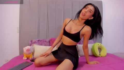 GEORGINA online show from 11-23-25, 04:34