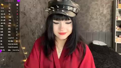 EmelyWoodes online show from 06-11-26, 06:33