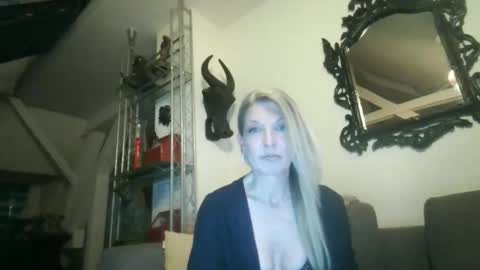 Snapshot of germansweety1 chatting on 11-08-25, 04:29 germansweety online show from 11-08-25, 04:29