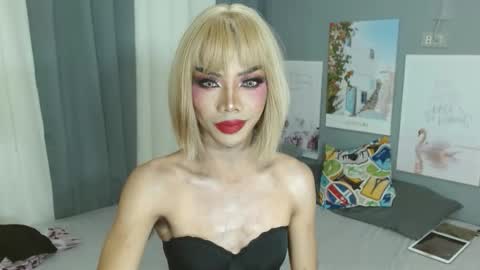 Snapshot of gerogoussidney chatting on 04-06-26, 06:31 Sidneymorens online show from 04-06-26, 06:31