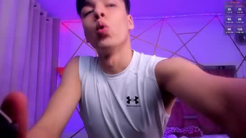 Snapshot of gerony_ chatting on 06-08-26, 04:57 Geronimo online show from 06-08-26, 04:57