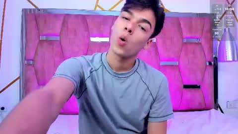 Snapshot of gerony_ chatting on 06-17-26, 05:43 Geronimo online show from 06-17-26, 05:43