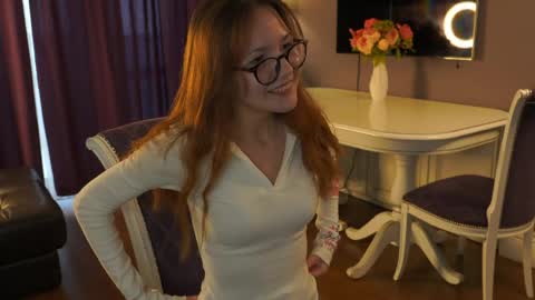 Snapshot of gertrudisshinn chatting on 04-10-26, 11:59 Kristy online show from 04-10-26, 11:59