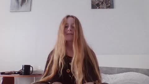 Kate online show from 04-05-26, 03:26