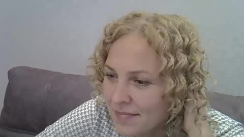 gessy_vellian8 online show from 10-21-25, 02:18