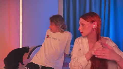 Snapshot of gethigh_ chatting on 06-09-26, 10:10 Liz and Mark online show from 06-09-26, 10:10