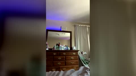 gggpixieprincess99 online show from 12-18-25, 03:51