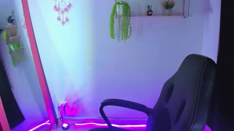 giaaaa   online show from 03-15-26, 12:27