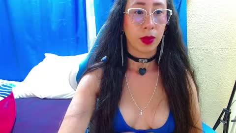 Snapshot of gia_leinn chatting on 06-04-26, 11:00 Gia online show from 06-04-26, 11:00