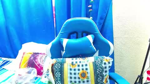 Snapshot of gia_leinn chatting on 06-09-26, 04:18 Gia online show from 06-09-26, 04:18