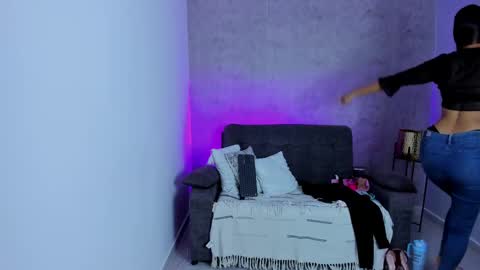 Gia online show from 09-11-25, 05:46