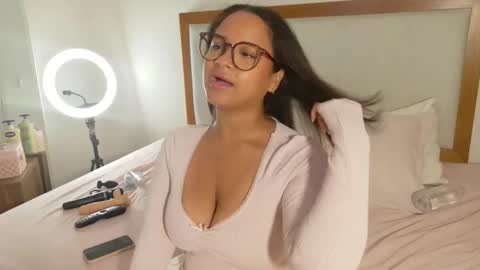 Gianella  online show from 05-12-26, 02:52