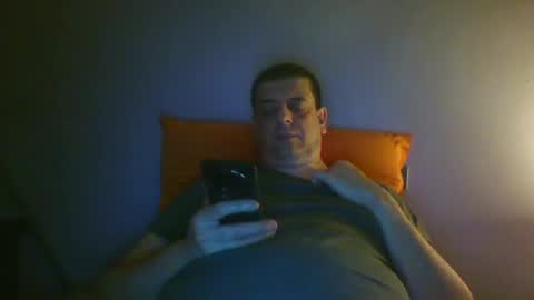 Snapshot of giaco1982 chatting on 10-18-25, 07:09 samuel online show from 10-18-25, 07:09