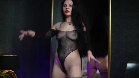  Gia  online show from 12-18-25, 07:09