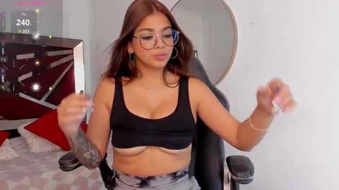 Gia  online show from 03-10-25, 05:50