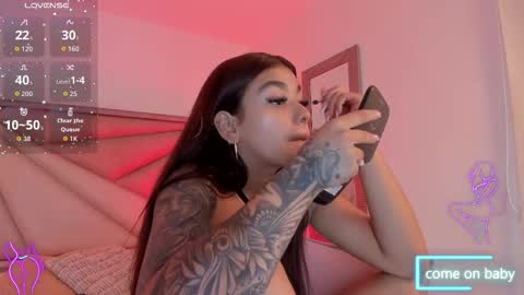 Gia  online show from 11-28-25, 05:37