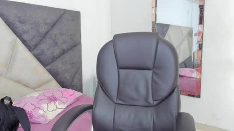 Gia  online show from 04-04-26, 05:54