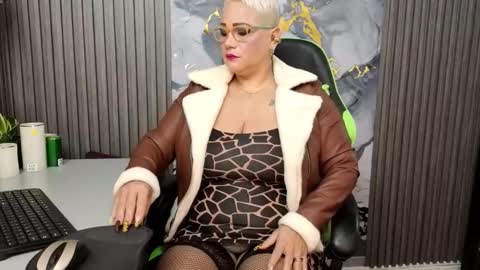 Snapshot of gianellacox chatting on 02-19-26, 12:45 online show from 02-19-26, 12:45