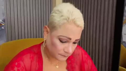 Snapshot of gianellacox chatting on 05-06-26, 11:59 online show from 05-06-26, 11:59