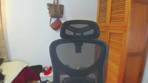 Snapshot of giaroussel chatting on 07-09-26, 04:44 GiaRoussel online show from 07-09-26, 04:44