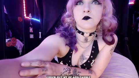 Snapshot of gigglemethis22 chatting on 09-22-25, 05:59 Giggles online show from 09-22-25, 05:59