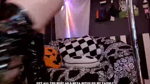 Giggles online show from 02-02-26, 06:06