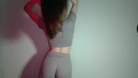 Gigi online show from 03-08-25, 05:43