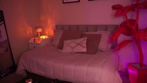 GIGI online show from 03-27-26, 06:52