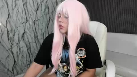 Gigi online show from 12-23-25, 03:04